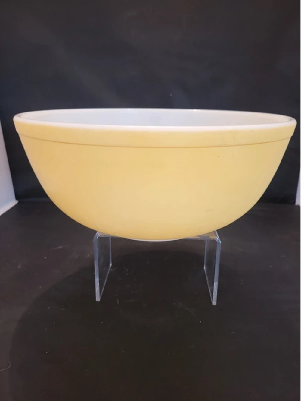 Pyrex yellow "404" nesting bowl